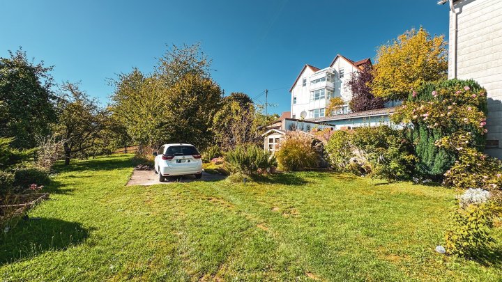 GRÜNOASE - Doppelhaushälfte mit Garage/Balkone und großem Garten in Zweibrücken-Mörsbach