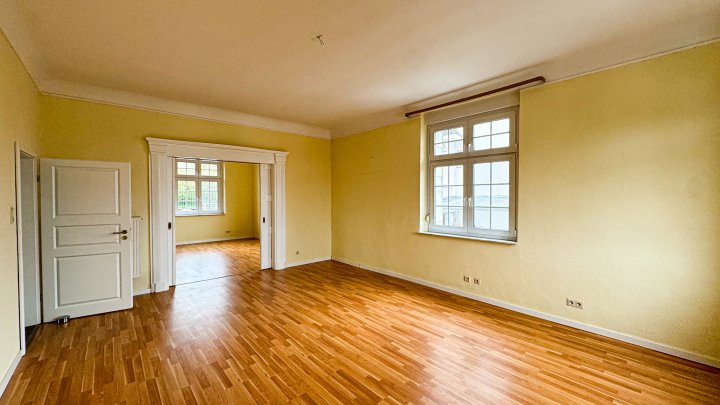 VILLA SUSANNE - Repräsentatives Anwesen mit Garage und Garten in bester Stadtlage von Zweibrücken