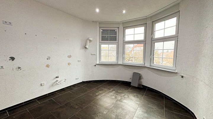 VILLA SUSANNE - Repräsentatives Anwesen mit Garage und Garten in bester Stadtlage von Zweibrücken