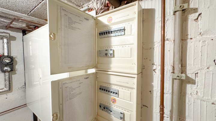 IM KLINGELTAL - Freistehendes 1-2 Fam. Haus mit Garten und Garage in Zweibrücken-Ixheim