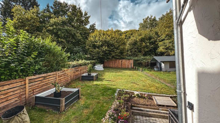 IM KLINGELTAL - Freistehendes 1-2 Fam. Haus mit Garten und Garage in Zweibrücken-Ixheim