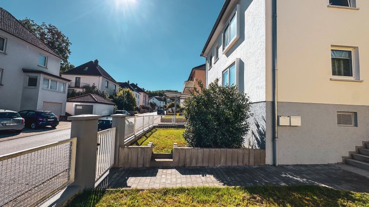 IM KLINGELTAL - Freistehendes 1-2 Fam. Haus mit Garten und Garage in Zweibrücken-Ixheim