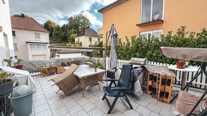 IM KLINGELTAL - Freistehendes 1-2 Fam. Haus mit Garten und Garage in Zweibrücken-Ixheim