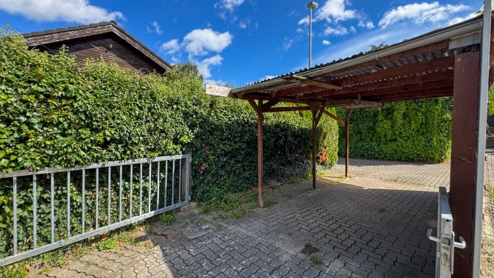 WOHNEN IN IXHEIM - Freistehendes Einfamilienhaus mit Garage und Terrasse in 66482 Zweibrücken