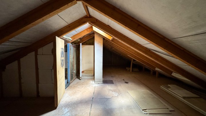 WOHNEN IN IXHEIM - Freistehendes Einfamilienhaus mit Garage und Terrasse in 66482 Zweibrücken