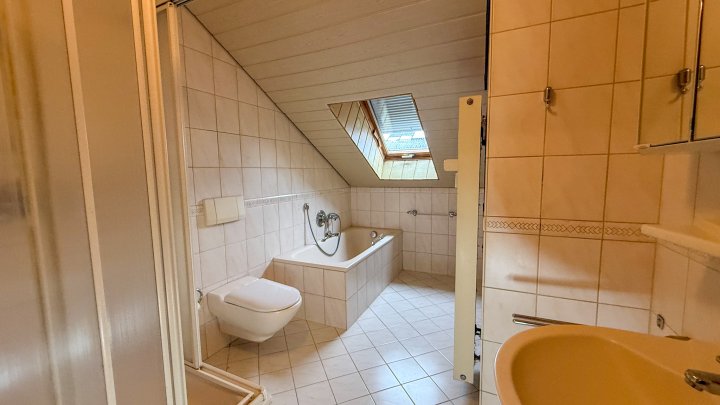 MEHRGENERATIONEN -WOHNEN - 4-ZKB mit Balkon in ruhiger Lage von Zweibrücken - Oberauerbach