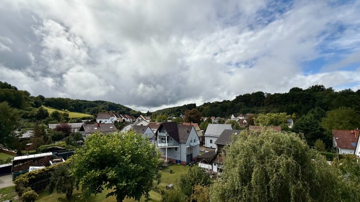 MEHRGENERATIONEN -WOHNEN - 4-ZKB mit Balkon in ruhiger Lage von Zweibrücken - Oberauerbach