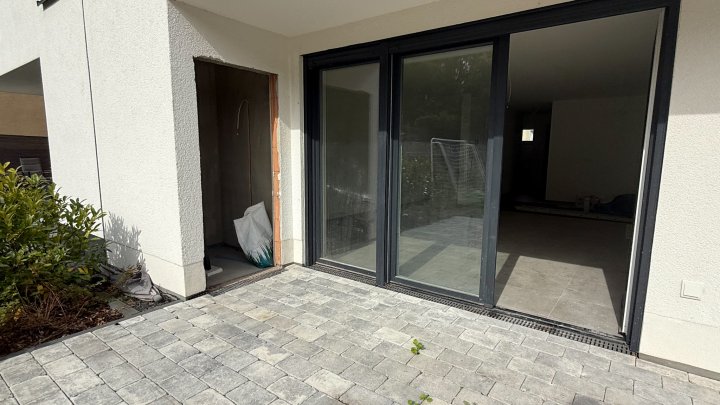 Neubau-Doppelhaushälfte in Zweibrücken: Wohnen am Jacobyberg im modernen Stil mit Garten