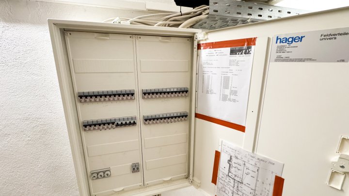 AM FLUGPLATZ - Gewerbeobjekt mit Büroflächen/Werkstatthallen/Stellplätzen in Zweibrücken