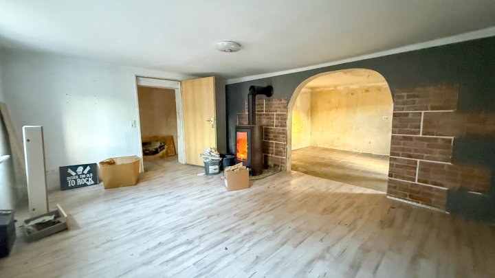 HANDWERKERHAUS - Renovierungsbedürftiges Einfamilienhaus mit Grundstück in Käshofen