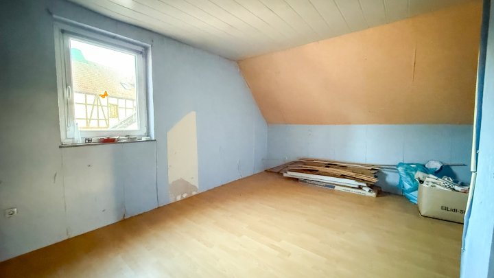 HANDWERKERHAUS - Renovierungsbedürftiges Einfamilienhaus mit Grundstück in Käshofen