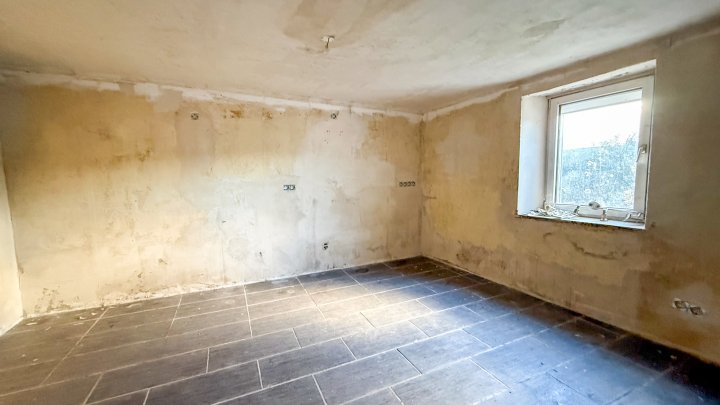 HANDWERKERHAUS - Renovierungsbedürftiges Einfamilienhaus mit Grundstück in Käshofen