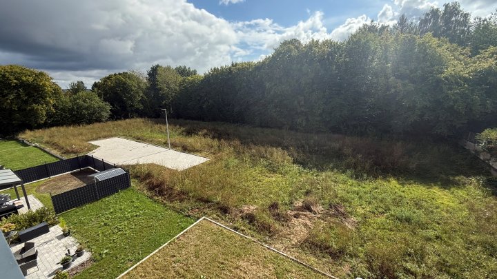 Neubau-Doppelhaushälfte in Zweibrücken: Wohnen am Jacobyberg im modernen Stil mit Garten