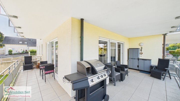 GRENZE L-SCHENGEN: MODERNE, HELLE WOHNUNG IN TOP LAGE VON PERL