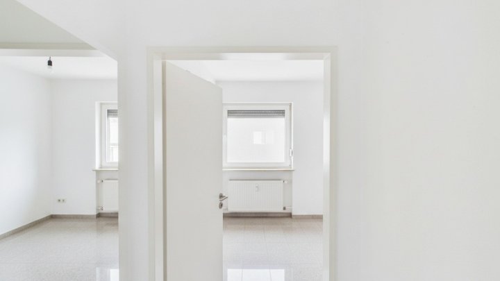 „Lichtdurchflutete Etagenwohnung mit Balkon und Garage in begehrter Südlage von St. Ingbert“