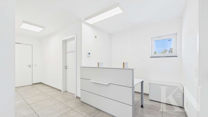 Großzügige Praxis- oder Bürofläche in zentraler Lage von Püttlingen!