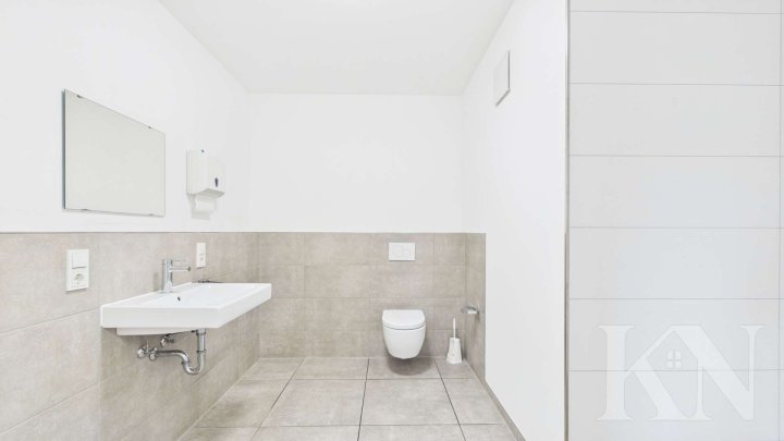 Großzügige Praxis- oder Bürofläche in zentraler Lage von Püttlingen!