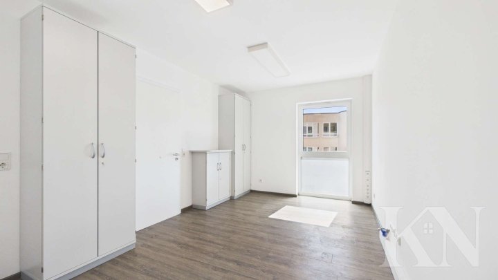 Großzügige Praxis- oder Bürofläche in zentraler Lage von Püttlingen!