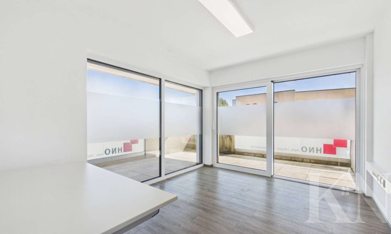 Großzügige Praxis- oder Bürofläche in zentraler Lage von Püttlingen!