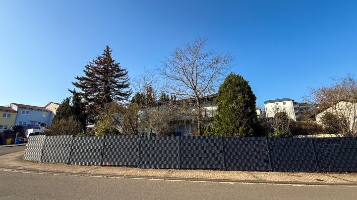 TOP-LAGE - Attraktives Einfamilienhaus mit ELW und Garten in Bestlage von Zweibrücken- Ernstweiler