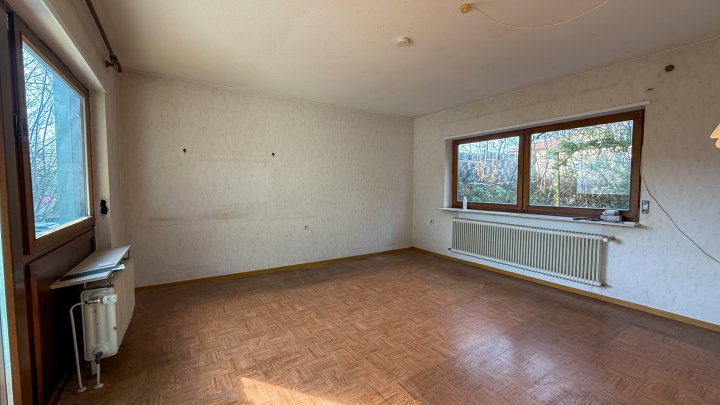 TOP-LAGE - Attraktives Einfamilienhaus mit ELW und Garten in Bestlage von Zweibrücken- Ernstweiler