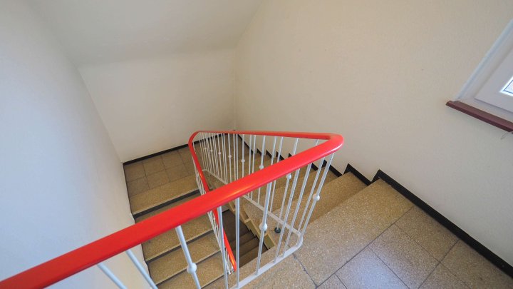 RUHIGE LAGE - Attraktive 2,5 - ZKB Dachgeschosswohnung in Zweibrücken-Ernstweiler