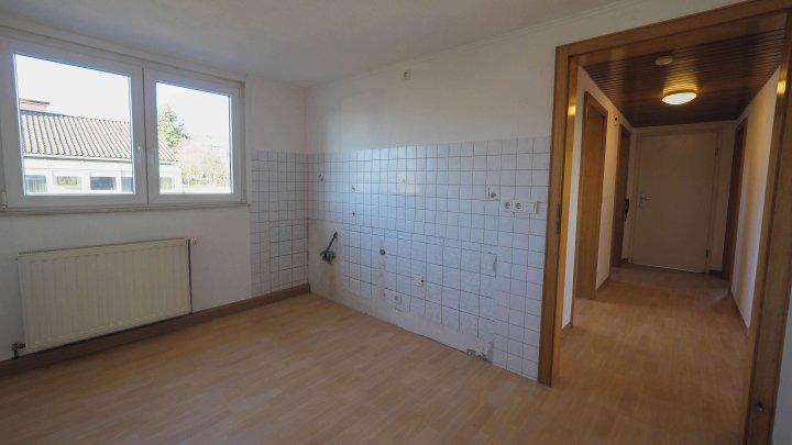 RUHIGE LAGE - Attraktive 2,5 - ZKB Dachgeschosswohnung in Zweibrücken-Ernstweiler