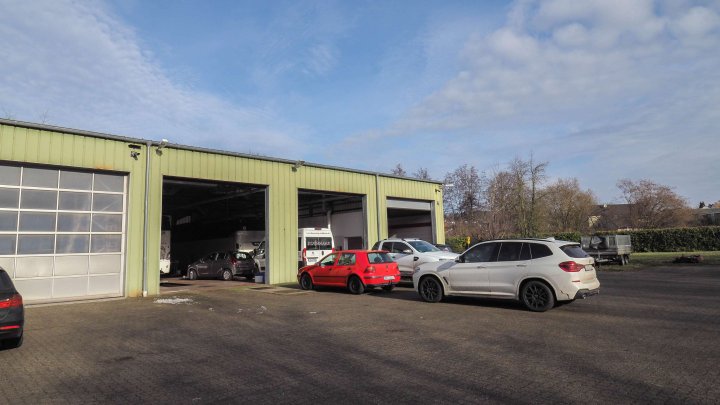 Interessante Gewerbehalle mit Hebebühne und Waschanlage für LKW-Fahrzeuge in 66482 Zweibrücken