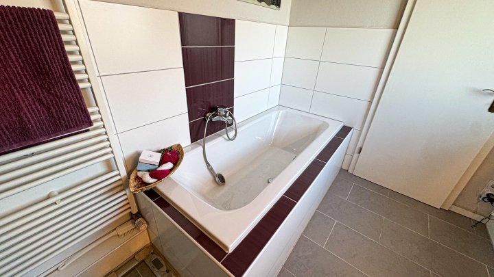 ENERGIESPARSAM - Freist. 2-Fam. Haus mit großem Garten in 66509 Rieschweiler-Mühlbach