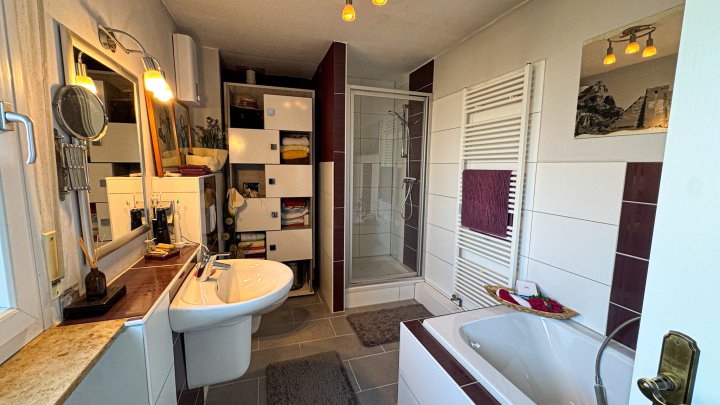 ENERGIESPARSAM - Freist. 2-Fam. Haus mit großem Garten in 66509 Rieschweiler-Mühlbach