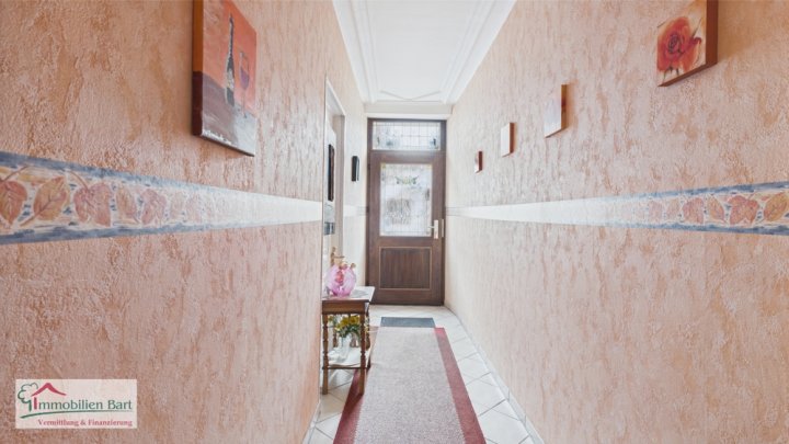 PERL: GEPFLEGTES WOHNHAUS / 4 SCHLAFZIMMER/ 2 BÄDER / GARTEN UND GARAGE