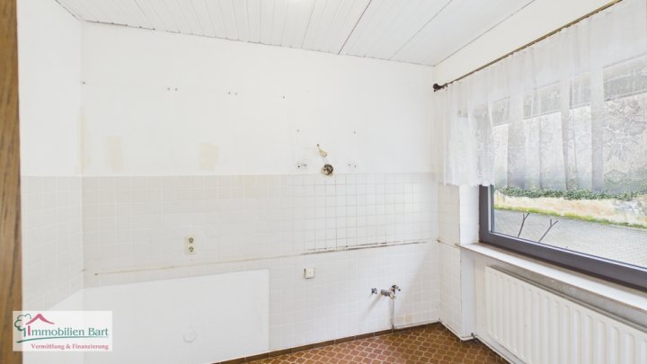 MERZIG: EINFAMILIENHAUS IN RUHIGER WOHNLAGE MIT GARAGE UND EIGENEM WALDSTÜCK