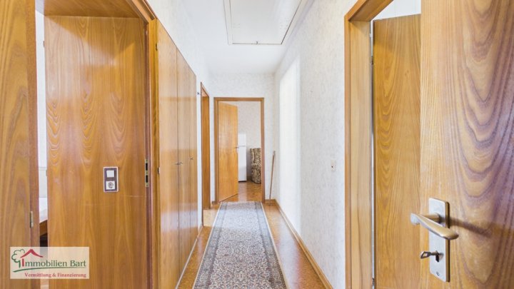 GRENZE LUXEMBURG: 5 SCHLAFZIMMER / 2 BÄDER / 3 GARAGEN IN PERL-BESCH!