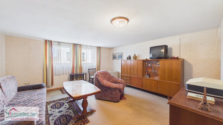 GRENZE LUXEMBURG: 5 SCHLAFZIMMER / 2 BÄDER / 3 GARAGEN IN PERL-BESCH!