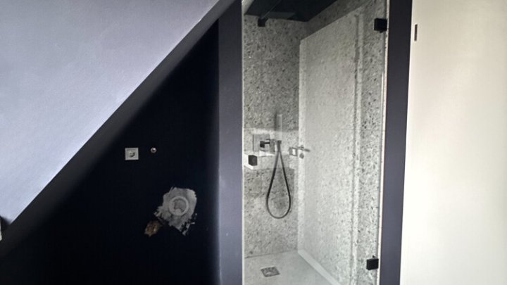 Erstbezug nach Kernsanierung - Penthouse mit Dachterrasse in toller Lage auf dem Rotenbühl