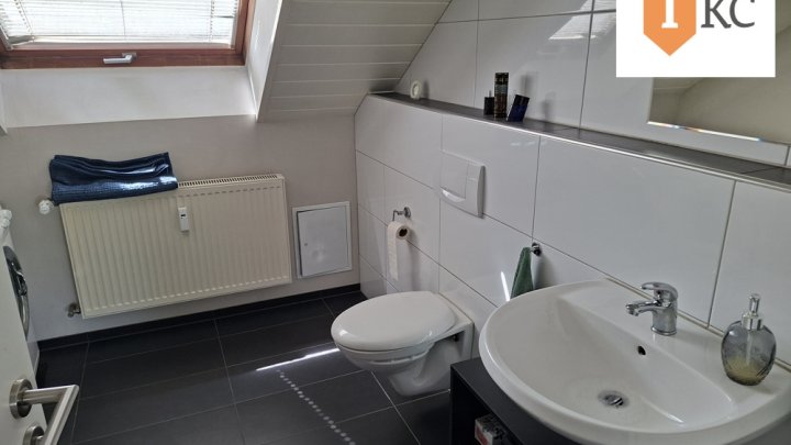 Gepflegtes, kernsaniertes, Mehrfamilienhaus mit 3 Wohnungen - Terrasse - Balkon - Garage - großes Grundstück - Saarbrücken