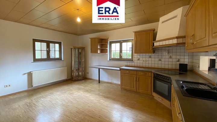 KEINE VERMITTLUNGSGEBÜHREN - EINFAMILIENHAUS AM SEE IN HOLVING/FR, HIRBACHER WEIHER