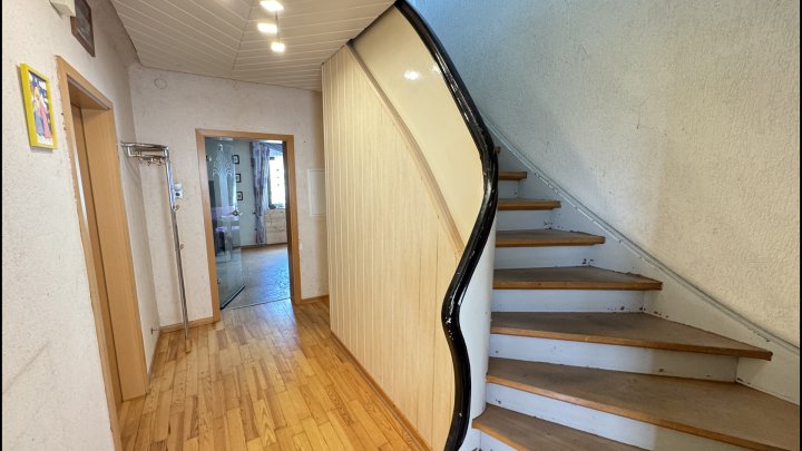 Sanierungsbedürftiges Einfamilienhaus in ruhiger Lage von Beckingen - Erbringen