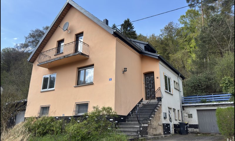 Sanierungsbedürftiges Einfamilienhaus in ruhiger Lage von Beckingen - Erbringen