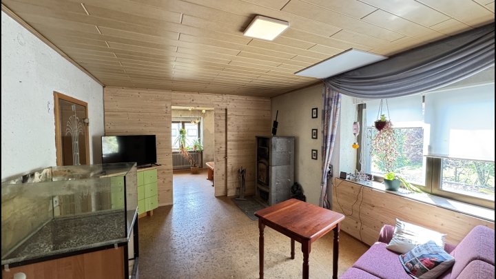 Sanierungsbedürftiges Einfamilienhaus in ruhiger Lage von Beckingen - Erbringen