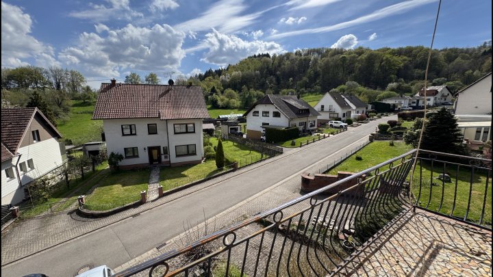 Sanierungsbedürftiges Einfamilienhaus in ruhiger Lage von Beckingen - Erbringen