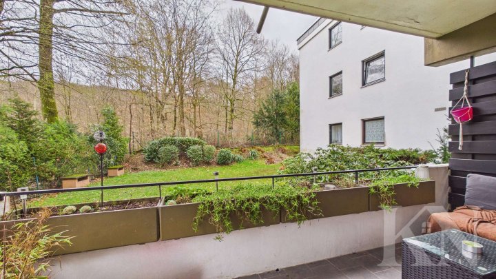 Top-Lage: Erdgeschosswohnung mit Balkon, TG-Stellplatz & Wellnessbereich in Saarbrücken-Rotenbühl