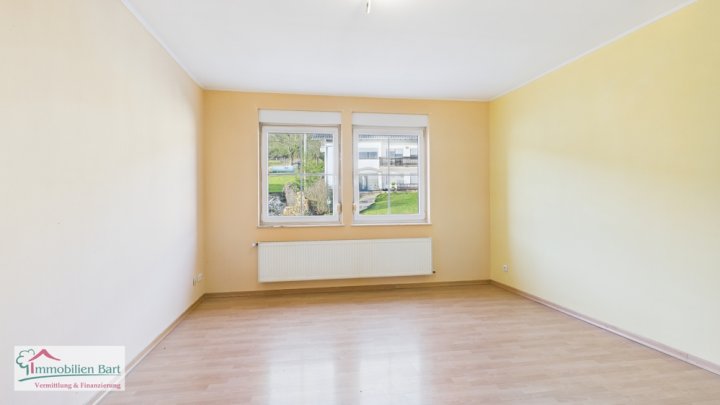 GRENZNÄHE: GEPFLEGTES 228 M² WOHNHAUS MIT TOP FERNSICHT!