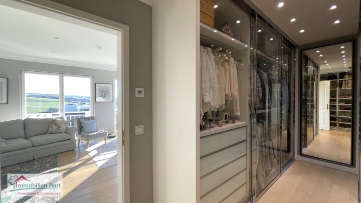 DESIGNERVILLA MIT POOL AN DER LUXEMBURGISCHEN GRENZE!