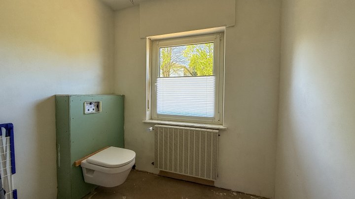 FAMILIENGLÜCK - Freistehendes Einfamilienhaus mit großem Garten und Garage in 66971 Wallhalben