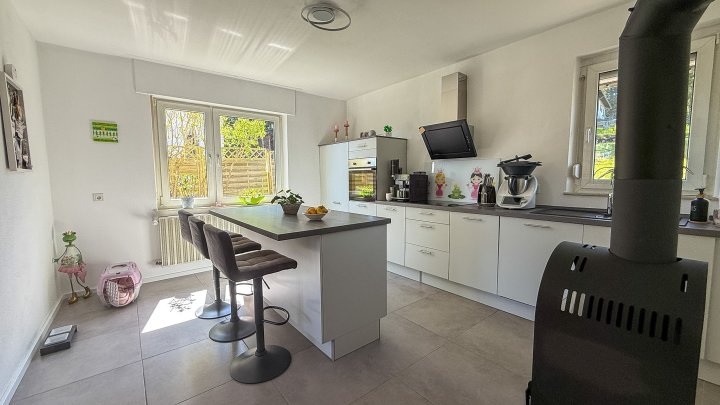 FAMILIENGLÜCK - Freistehendes Einfamilienhaus mit großem Garten und Garage in 66971 Wallhalben