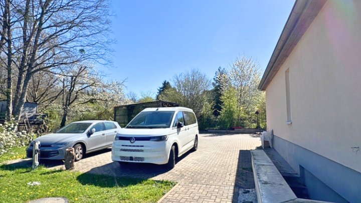 Freistehendes saniertes Familienparadies, mit Bauplatz in toller Lage von Riegelsberg