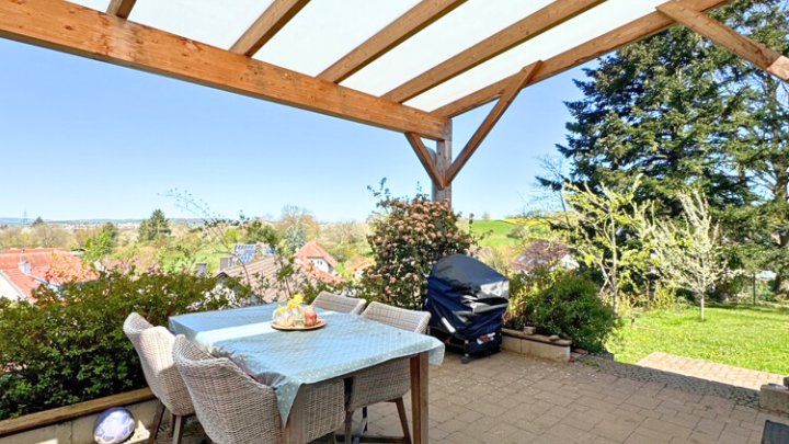 Freistehendes saniertes Familienparadies, mit Bauplatz in toller Lage von Riegelsberg