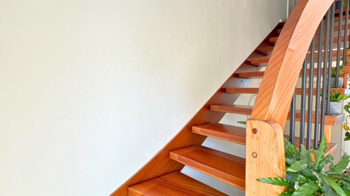 Freistehendes saniertes Familienparadies, mit Bauplatz in toller Lage von Riegelsberg