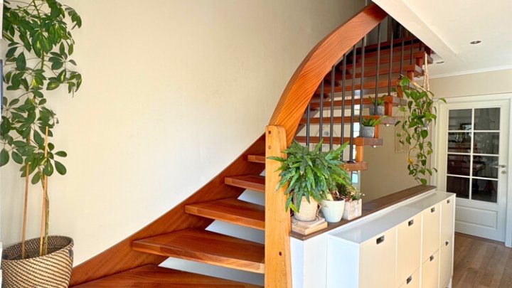 Freistehendes saniertes Familienparadies, mit Bauplatz in toller Lage von Riegelsberg